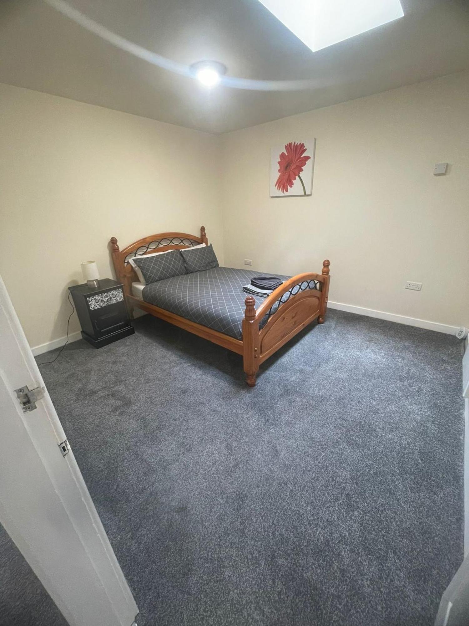 2 Large Bedroom Apartment- Wifi & Parking Fleetwood Kültér fotó